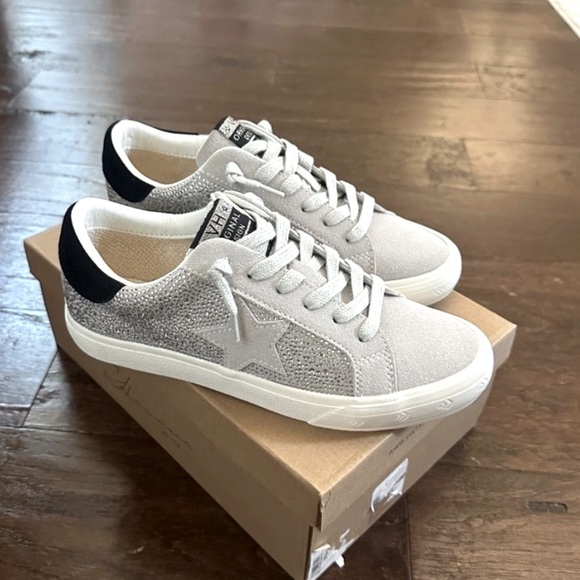 Vintage Havana Women’s rhinestone sneaker-size 7.5-grey/silver-brand new - Picture 4 of 15